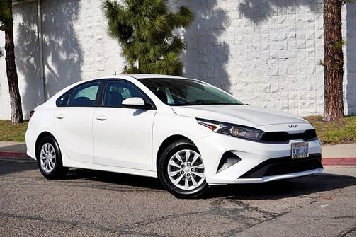 Clear White 2023 Kia Forte LX