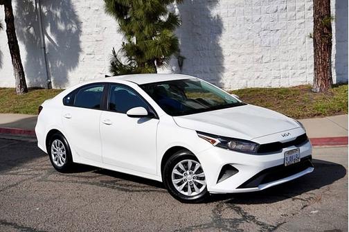 Clear White 2023 Kia Forte LX