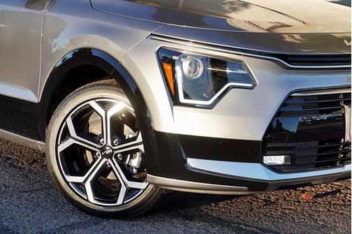 Steel Gray 2025 Kia Niro EX Touring