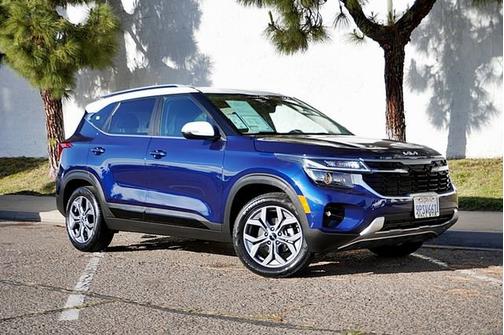 Dark Ocean Blue/White Roof 2024 Kia Seltos S