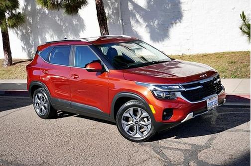 Mars Orange 2024 Kia Seltos S
