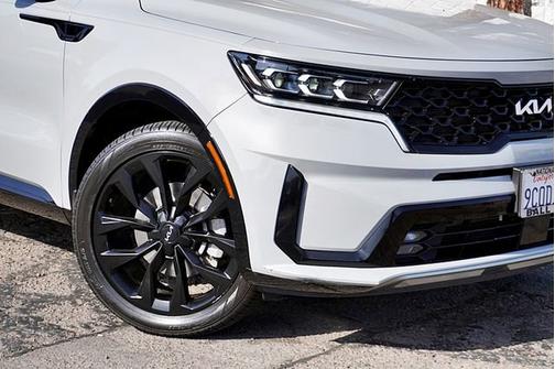 Wolf Gray 2022 Kia Sorento SX