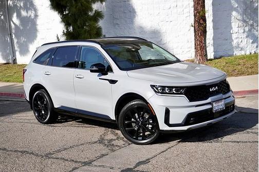 Wolf Gray 2022 Kia Sorento SX