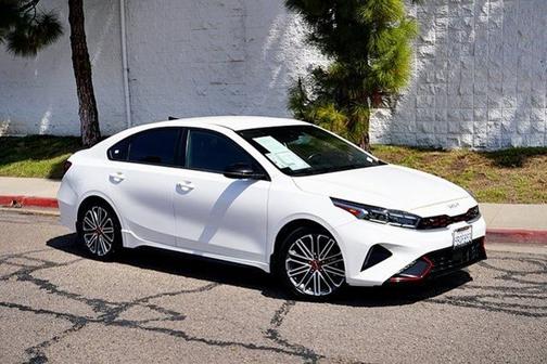 Snow White Pearl 2022 Kia Forte GT