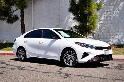 Snow White Pearl 2022 Kia Forte GT