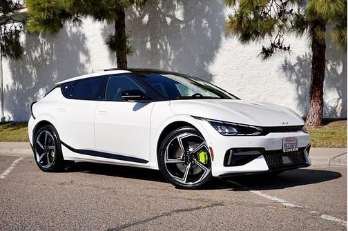 Snow White Pearl 2023 Kia EV6 GT