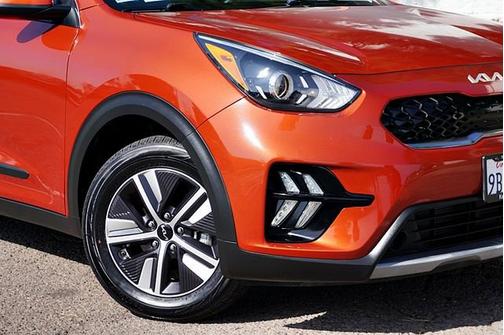 Solar Orange 2022 Kia Niro LXS