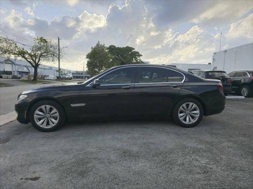 2013 BMW 740 740i 4dr Sedan