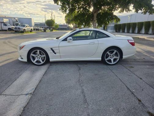 2015 Mercedes-Benz SL-Class SL 550 2dr Convertible