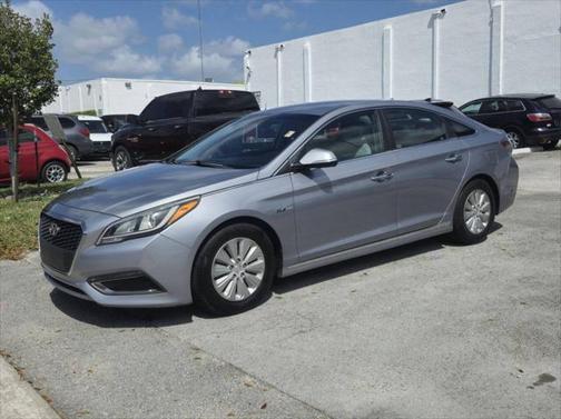 2016 Hyundai SONATA Hybrid SE