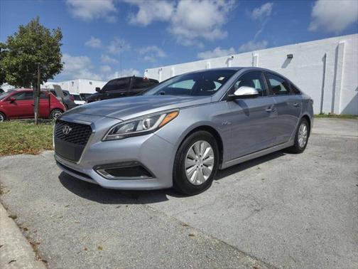 2016 Hyundai SONATA Hybrid SE