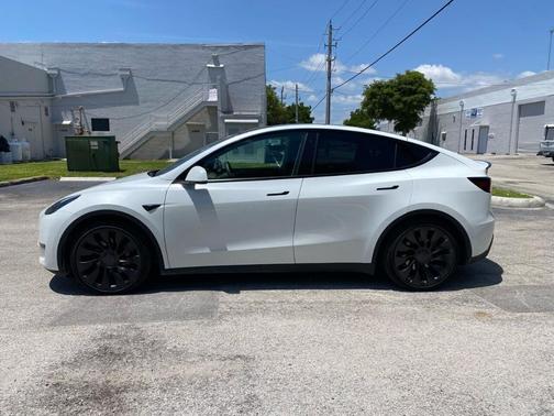 2022 Tesla Model Y Performance Dual Motor All-Wheel Drive