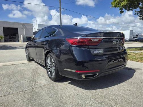 2017 Kia Cadenza Premium
