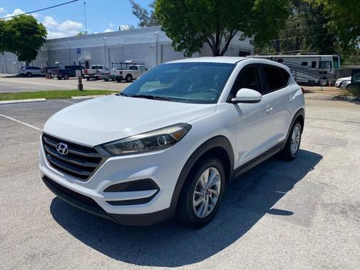 2016 Hyundai TUCSON SE