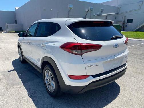 2016 Hyundai TUCSON SE