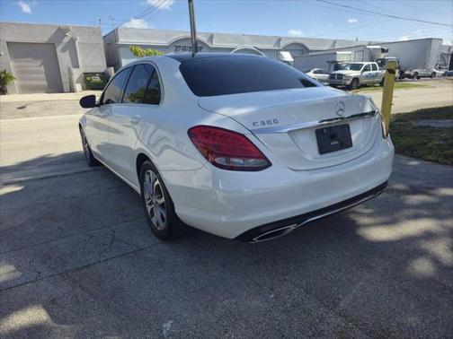 2016 Mercedes-Benz C-Class Luxury