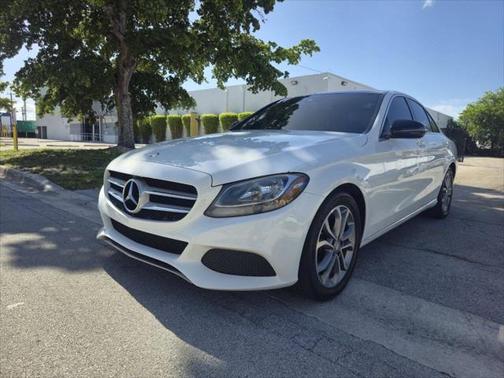 2016 Mercedes-Benz C-Class Luxury