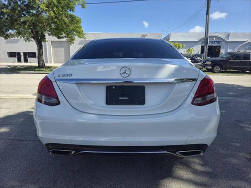 2016 Mercedes-Benz C-Class Luxury