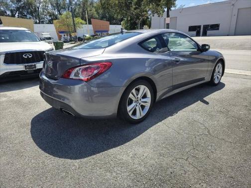 2011 Hyundai Genesis Coupe 2.0T Premium
