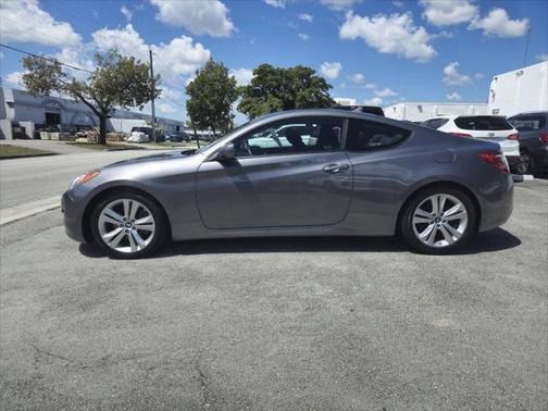 2011 Hyundai Genesis Coupe 2.0T Premium