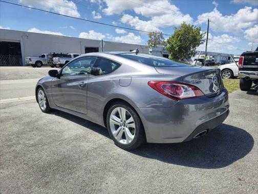 2011 Hyundai Genesis Coupe 2.0T Premium