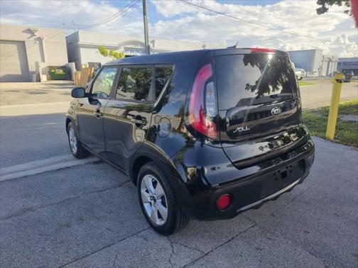 2017 Kia Soul Base