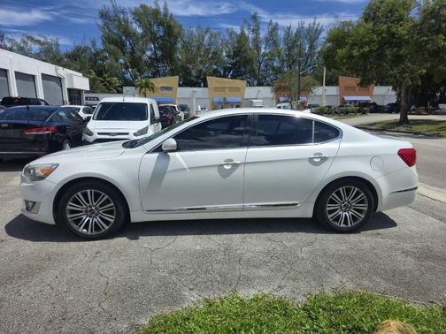 2016 Kia Cadenza Limited 4dr Sedan