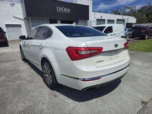 2016 Kia Cadenza Limited 4dr Sedan