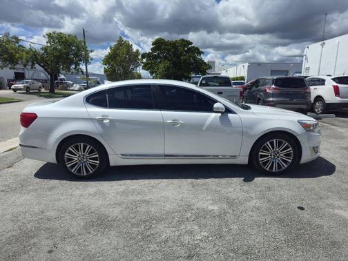 2016 Kia Cadenza Limited 4dr Sedan