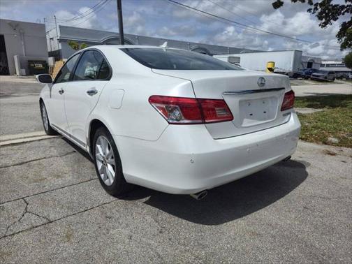 2011 Lexus ES 350 Base
