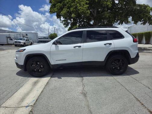 2017 Jeep Cherokee Sport