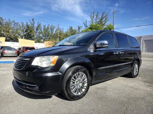 2015 Chrysler Town & Country Touring-L