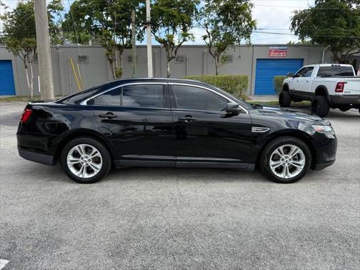 2018 Ford Taurus SE
