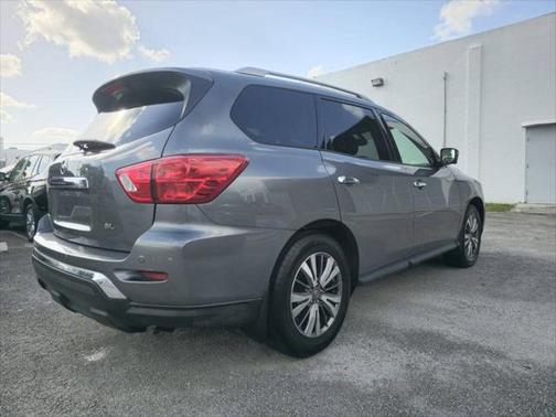 2019 Nissan Pathfinder SL