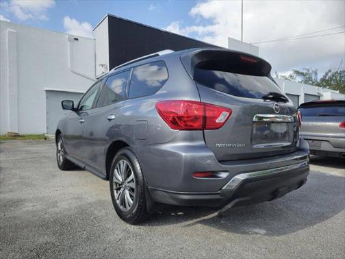 2019 Nissan Pathfinder SL