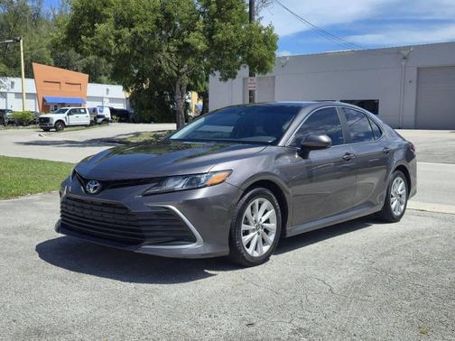 2022 Toyota Camry LE