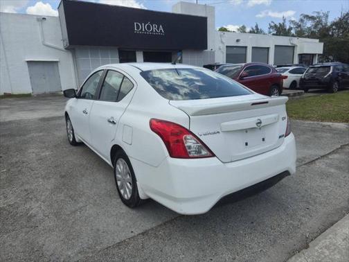 2015 Nissan Versa 1.6 SV