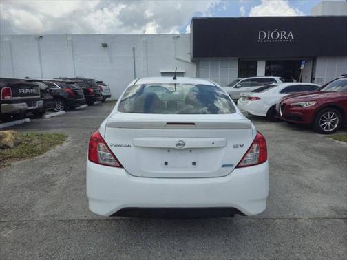 2015 Nissan Versa 1.6 SV