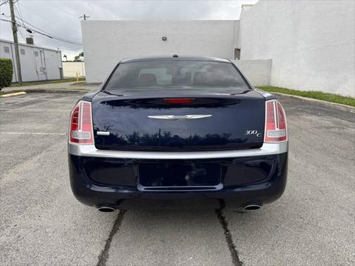 2013 Chrysler 300C Luxury Series