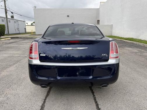 2013 Chrysler 300C Luxury Series