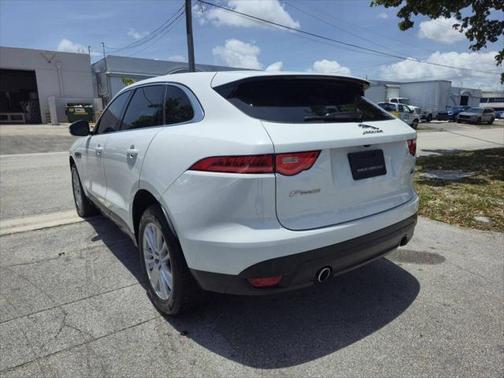 2017 Jaguar F-PACE 35t Prestige