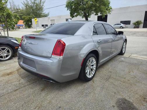 2016 Chrysler 300 S