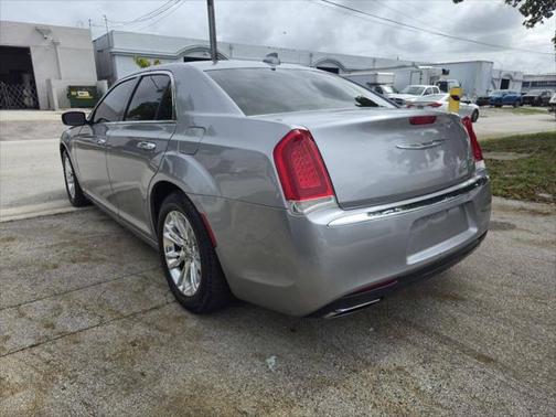 2016 Chrysler 300 S