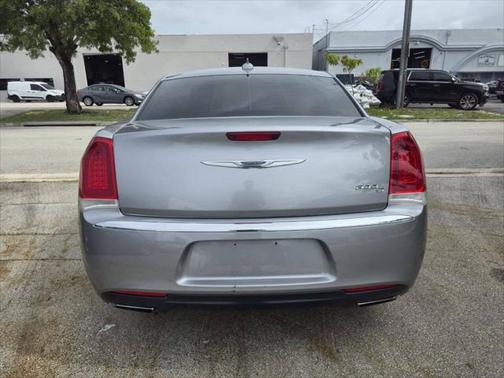 2016 Chrysler 300 S