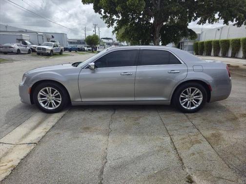 2016 Chrysler 300 S