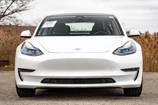 Photo 5 of 39 of 2021 Tesla Model 3 Standard Range Plus