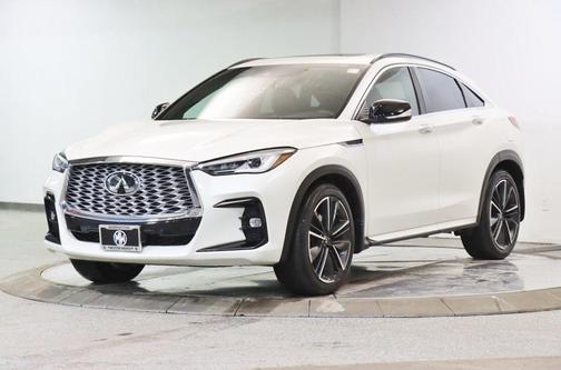 Photo 2 of 39 of 2022 INFINITI QX55 LUXE