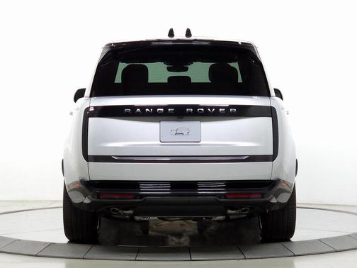 2025 Land Rover Range Rover P530 SE