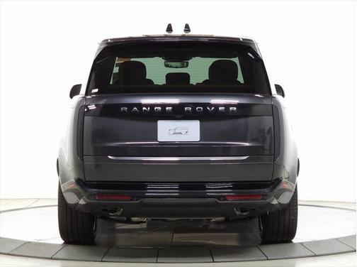 2025 Land Rover Range Rover P550e SE