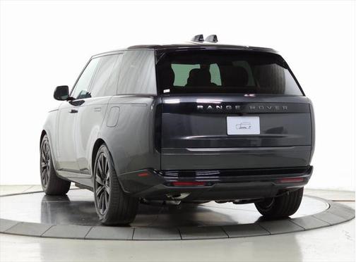 2025 Land Rover Range Rover P550e SE